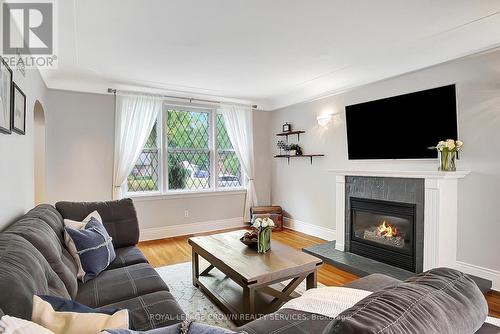 3 Flora Street, Cambridge, ON - Indoor Photo Showing Living Room With Fireplace