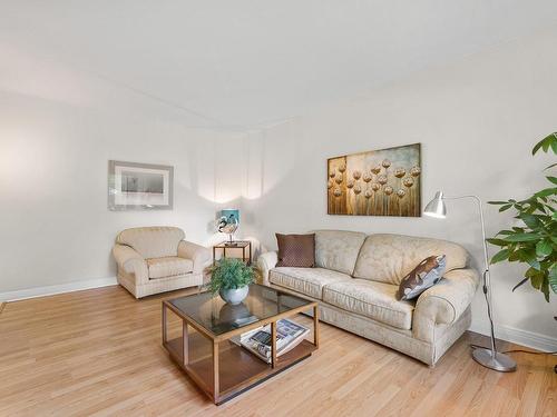 Living room - 11861 Rue Poincaré, Montréal (Ahuntsic-Cartierville), QC - Indoor Photo Showing Living Room