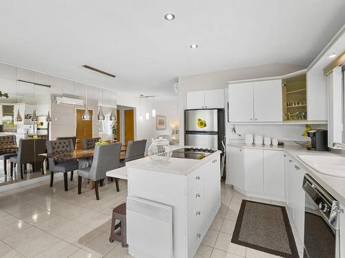 Kitchen - 11861 Rue Poincaré, Montréal (Ahuntsic-Cartierville), QC - Indoor Photo Showing Other Room