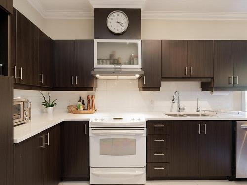 Cuisine - C2-50 Rue Lower Maple, Hudson, QC - Indoor Photo Showing Kitchen With Double Sink