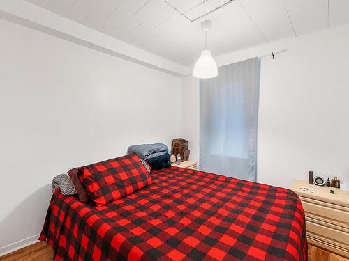 Master bedroom - 174  - 176 Rue Caroline, Cowansville, QC - Indoor Photo Showing Bedroom