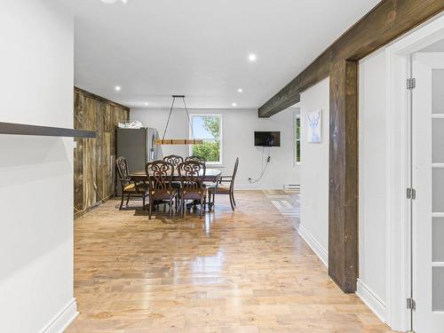 Passageway - 205 Route Du Canton, Brownsburg-Chatham, QC - Indoor Photo Showing Dining Room