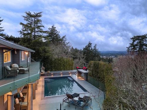 4382 Wildflower Lane, Saanich, BC 