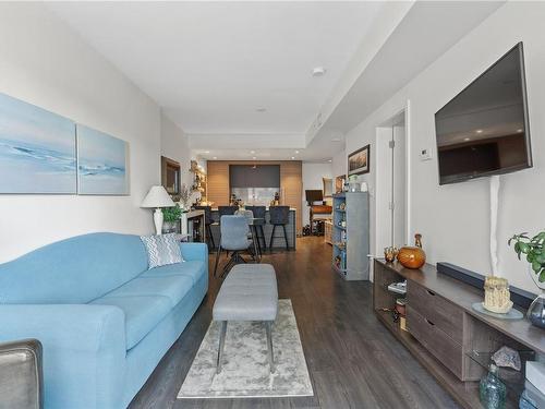 309-848 Yates St, Victoria, BC - Indoor Photo Showing Living Room