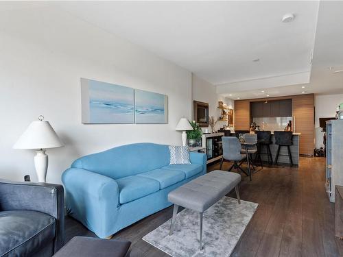 309-848 Yates St, Victoria, BC - Indoor Photo Showing Living Room