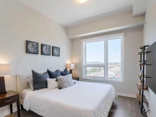 612-1105 Leger Way, Milton, ON - Indoor Photo Showing Bedroom