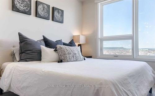 612-1105 Leger Way, Milton, ON - Indoor Photo Showing Bedroom