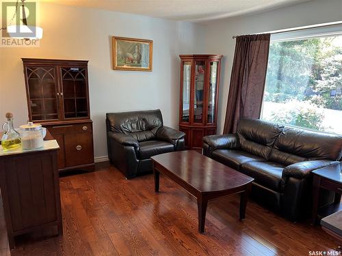 909 King Street, Regina, SK - Indoor Photo Showing Living Room