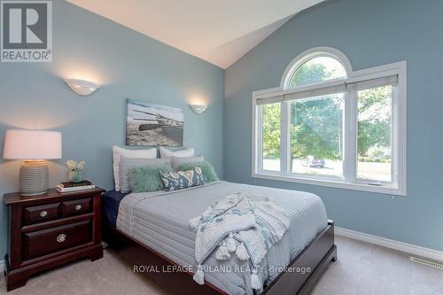 16 Guest Lane, Thames Centre (Mossley), ON - Indoor Photo Showing Bedroom