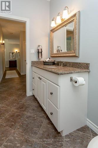 16 Guest Lane, Thames Centre (Mossley), ON - Indoor Photo Showing Bathroom