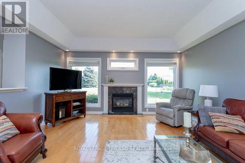 16 Guest Lane, Thames Centre (Mossley), ON - Indoor Photo Showing Living Room With Fireplace