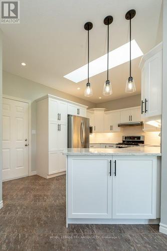 16 Guest Lane, Thames Centre (Mossley), ON - Indoor Photo Showing Kitchen