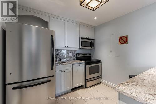 202 - 7 Picton Street, London, ON - Indoor Photo Showing Kitchen