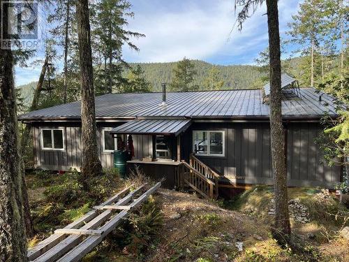 8444 West Sakinaw Lakeshore Way, Pender Harbour, BC - Outdoor