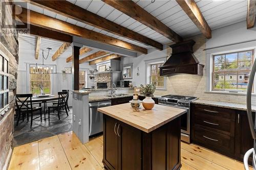 160 Poplar Ridge Road, Pembroke, ON - Indoor Photo Showing Kitchen