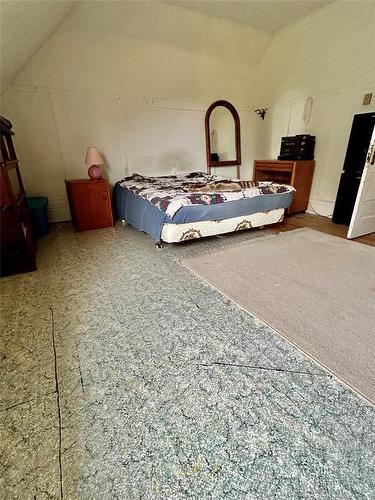 205 Second Avenue, Beulah, MB - Indoor Photo Showing Bedroom