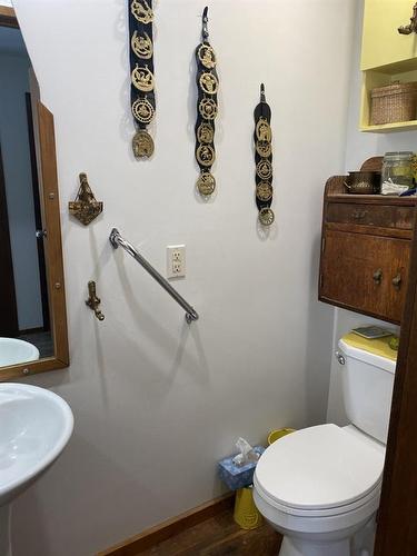 425 Bond Street, Cartwright, MB - Indoor Photo Showing Bathroom