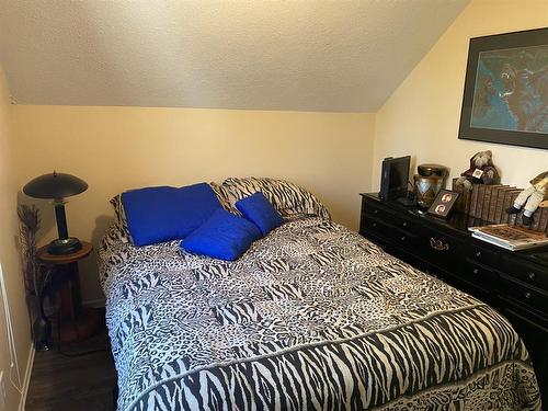 425 Bond Street, Cartwright, MB - Indoor Photo Showing Bedroom