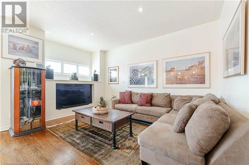 2484 Capilano Crescent, Oakville, ON - Indoor Photo Showing Living Room