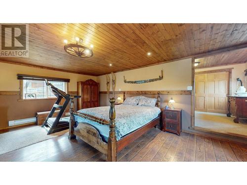 6209 Mission  Road, Cranbrook, BC - Indoor Photo Showing Bedroom