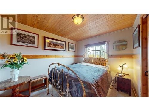 6209 Mission  Road, Cranbrook, BC - Indoor Photo Showing Bedroom