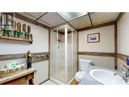 6209 Mission  Road, Cranbrook, BC - Indoor Photo Showing Bathroom