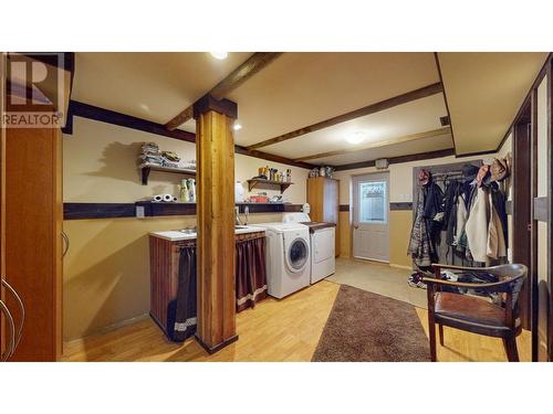 6209 Mission  Road, Cranbrook, BC - Indoor Photo Showing Laundry Room