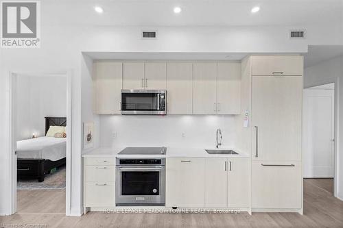 280 Howland Avenue Unit# 302, Toronto, ON - Indoor Photo Showing Kitchen