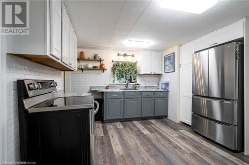 99 River Road, Brampton, ON - Indoor Photo Showing Kitchen