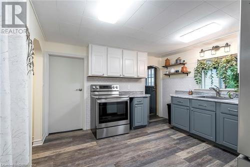 99 River Road, Brampton, ON - Indoor Photo Showing Kitchen