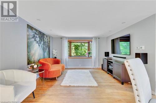 99 River Road, Brampton, ON - Indoor Photo Showing Living Room