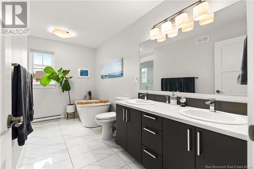 279 O'Neill, Moncton, NB - Indoor Photo Showing Bathroom