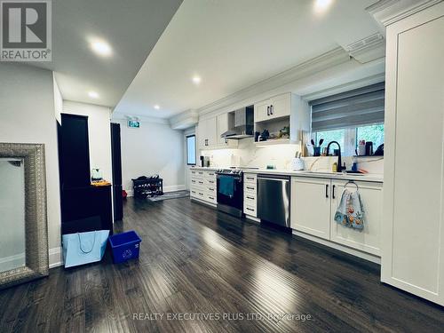 3 Larry Street, Caledon, ON - Indoor Photo Showing Kitchen