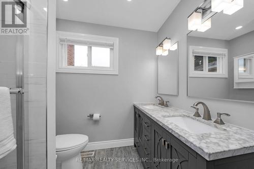 8 Ferri Crescent, Brampton, ON - Indoor Photo Showing Bathroom