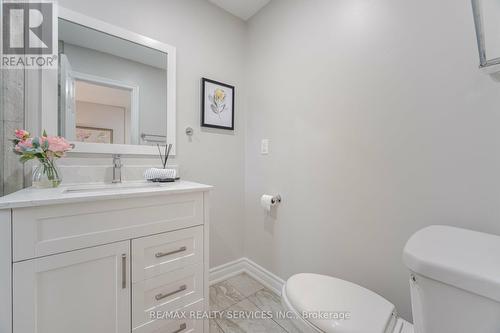 19 Horton Boulevard, Toronto, ON - Indoor Photo Showing Bathroom