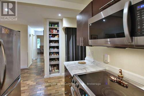 13 Trafalgar Road, Collingwood, ON - Indoor Photo Showing Kitchen