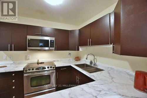 13 Trafalgar Road, Collingwood, ON - Indoor Photo Showing Kitchen With Double Sink