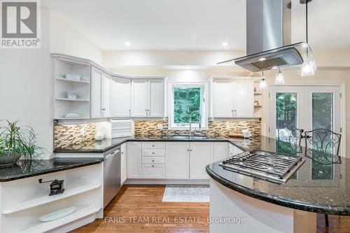 7 Nordic Trail, Oro-Medonte, ON - Indoor Photo Showing Kitchen With Upgraded Kitchen