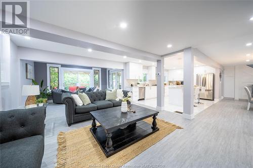 224 Caruhel, Lakeshore, ON - Indoor Photo Showing Living Room