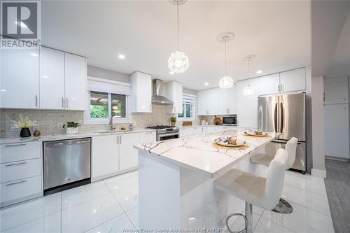 224 Caruhel, Lakeshore, ON - Indoor Photo Showing Kitchen With Upgraded Kitchen