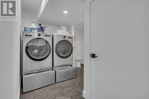 475 Eldorado Road, Kelowna, BC - Indoor Photo Showing Laundry Room