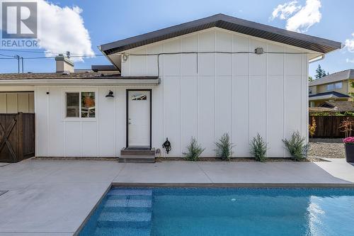 475 Eldorado Road, Kelowna, BC - Outdoor With In Ground Pool