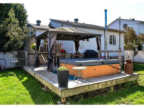 Cour - 1643 Rue Gabrielle-Roy, Sainte-Julie, QC - Outdoor With Deck Patio Veranda