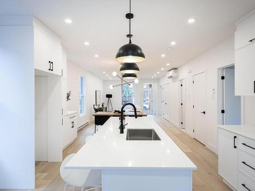 Kitchen - 8581 Rue Drolet, Montréal (Villeray/Saint-Michel/Parc-Extension), QC - Indoor Photo Showing Kitchen With Upgraded Kitchen