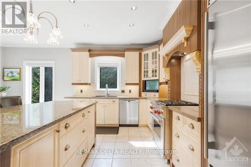 137 Beaumont Avenue, Prescott And Russell, ON - Indoor Photo Showing Kitchen With Upgraded Kitchen