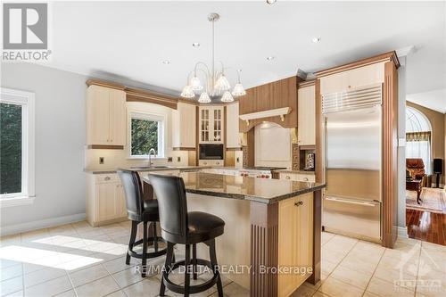 137 Beaumont Avenue, Prescott And Russell, ON - Indoor Photo Showing Kitchen With Upgraded Kitchen