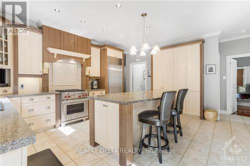 137 Beaumont Avenue, Prescott And Russell, ON - Indoor Photo Showing Kitchen With Upgraded Kitchen