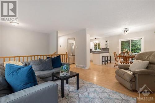 1030 Ford Road, Perth, ON - Indoor Photo Showing Living Room