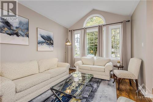 48 Maricona Way, Ottawa, ON - Indoor Photo Showing Living Room