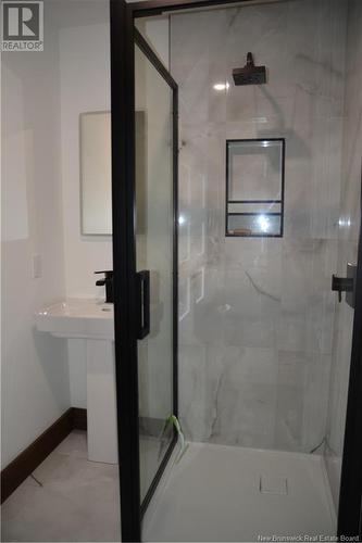 1300 West Drive, Bathurst, NB - Indoor Photo Showing Bathroom